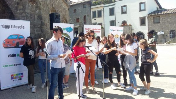 La scuola parte attiva nella difesa del lago